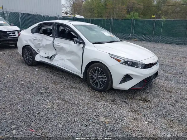 3KPF54AD3RE701186 2024 KIA FORTE - Image 1