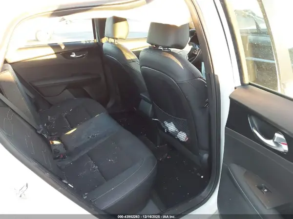 3KPF54AD3RE701866 2024 KIA FORTE - Image 8