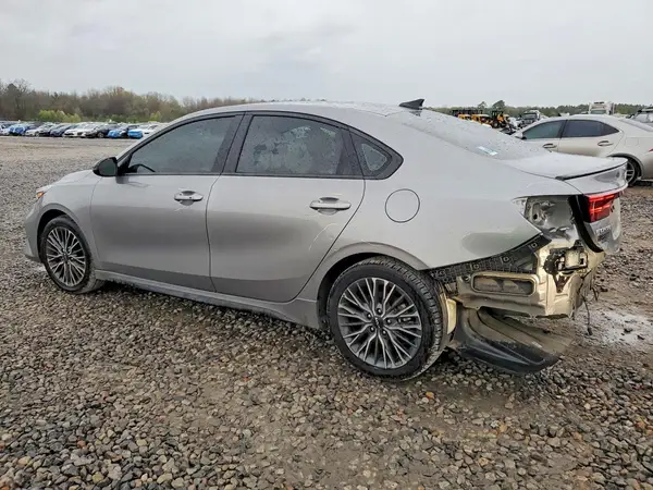 3KPF54AD3RE706386 2024 KIA FORTE - Image 2
