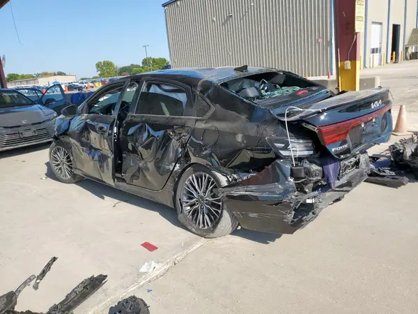 3KPF54AD3RE715587 2024 KIA FORTE - Image 2
