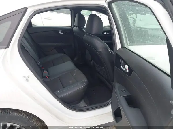 3KPF54AD3RE717680 2024 KIA FORTE - Image 8