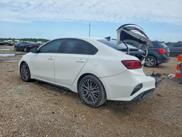 3KPF54AD3RE718280 2024 KIA FORTE - Image 2