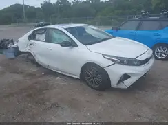 3KPF54AD3RE723284 2024 KIA FORTE