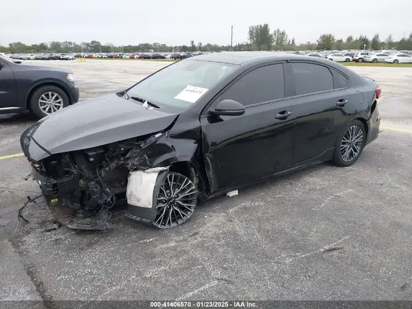 3KPF54AD3RE723916 2024 KIA FORTE - Image 2
