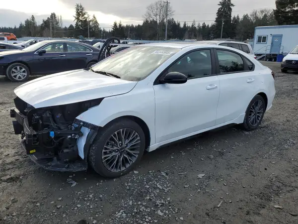 3KPF54AD3RE730364 2024 KIA FORTE - Image 1