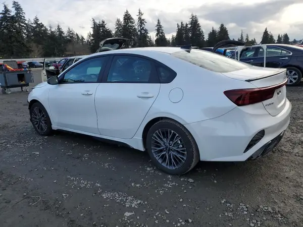 3KPF54AD3RE730364 2024 KIA FORTE - Image 2