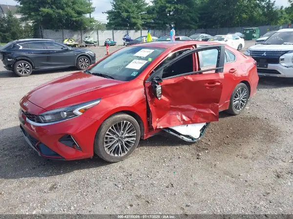 3KPF54AD3RE735080 2024 KIA FORTE - Image 2