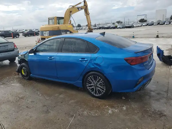 3KPF54AD3RE737105 2024 KIA FORTE - Image 2