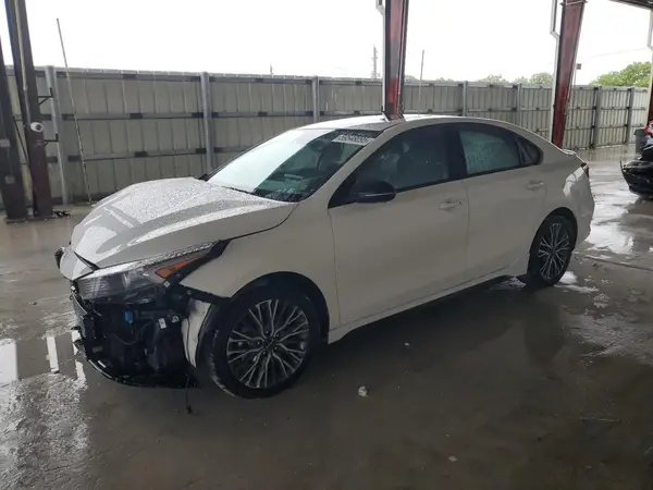 3KPF54AD3RE745236 2024 KIA FORTE - Image 1