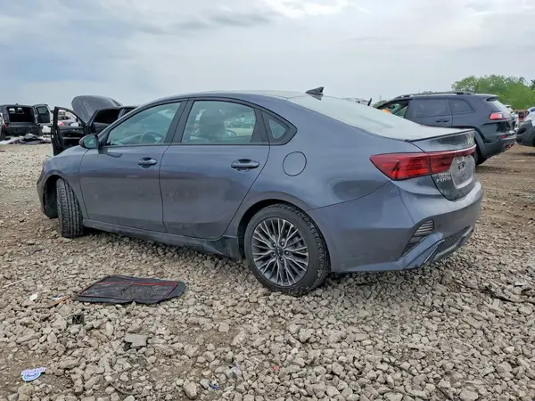 3KPF54AD3RE746208 2024 KIA FORTE - Image 2