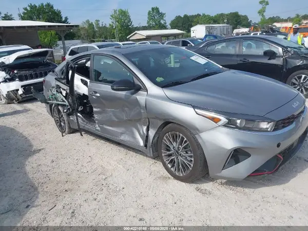 3KPF54AD3RE748685 2024 KIA FORTE - Image 1