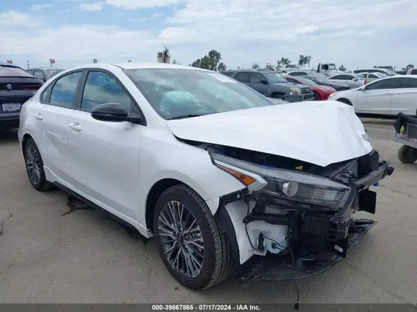 3KPF54AD3RE749979 2024 KIA FORTE - Image 1