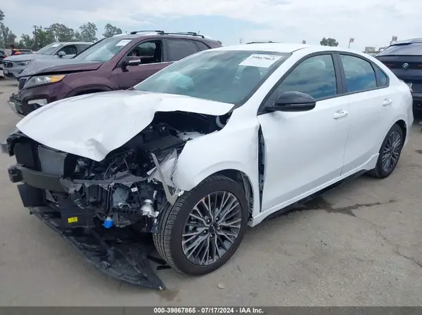 3KPF54AD3RE749979 2024 KIA FORTE - Image 2