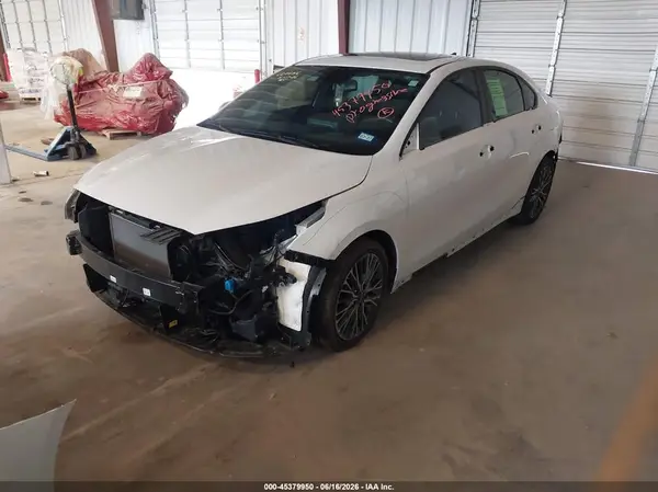 3KPF54AD3RE754986 2024 KIA FORTE - Image 2