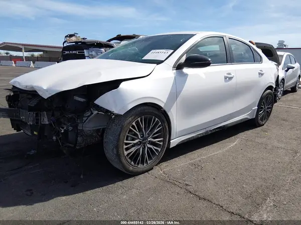 3KPF54AD3RE769309 2024 KIA FORTE - Image 2