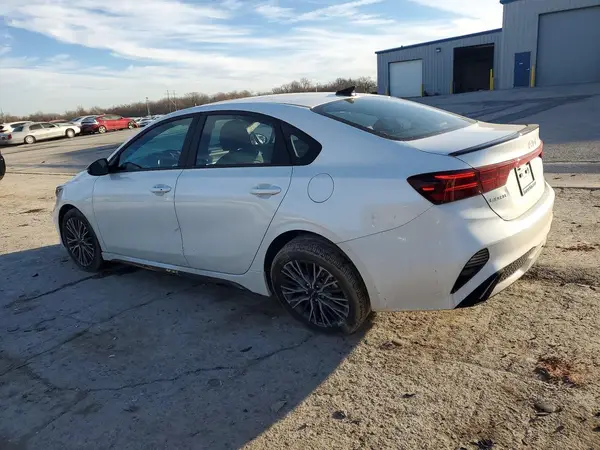 3KPF54AD3RE784859 2024 KIA FORTE - Image 2