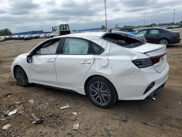 3KPF54AD3RE805337 2024 KIA FORTE - Image 2