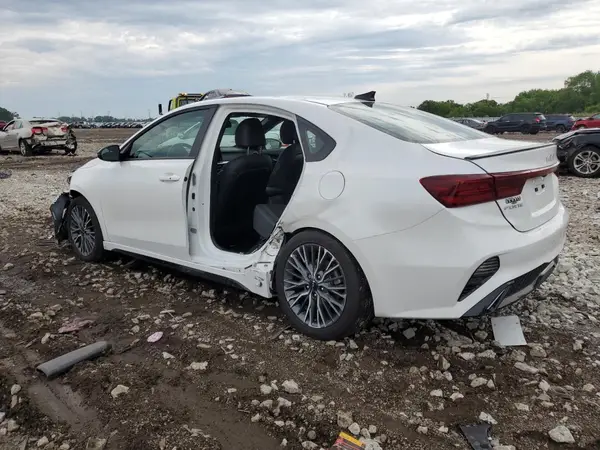 3KPF54AD3RE807122 2024 KIA FORTE - Image 2