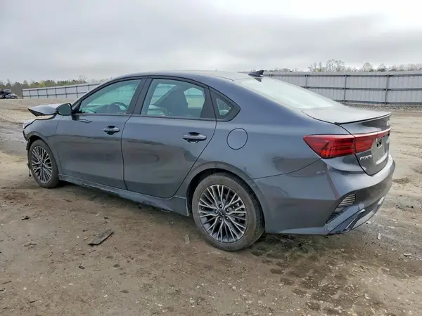 3KPF54AD3RE816404 2024 KIA FORTE - Image 2
