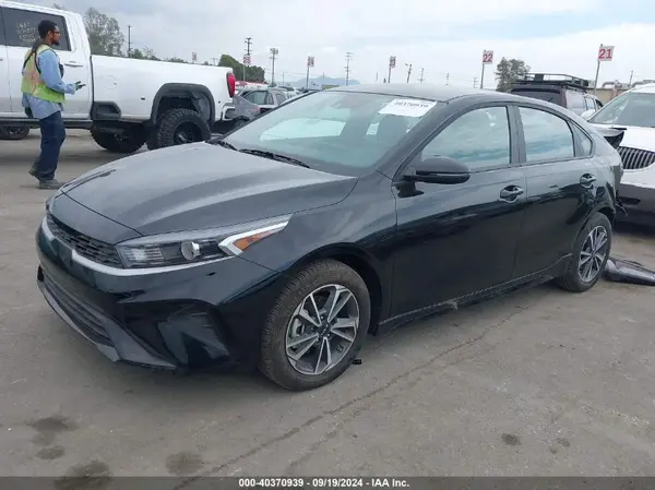 3KPF54AD3RE821022 2024 KIA FORTE - Image 2