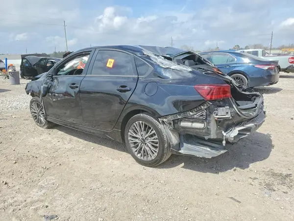 3KPF54AD3RE821148 2024 KIA FORTE - Image 2