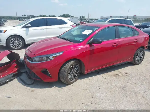 3KPF54AD3RE823837 2024 KIA FORTE - Image 2