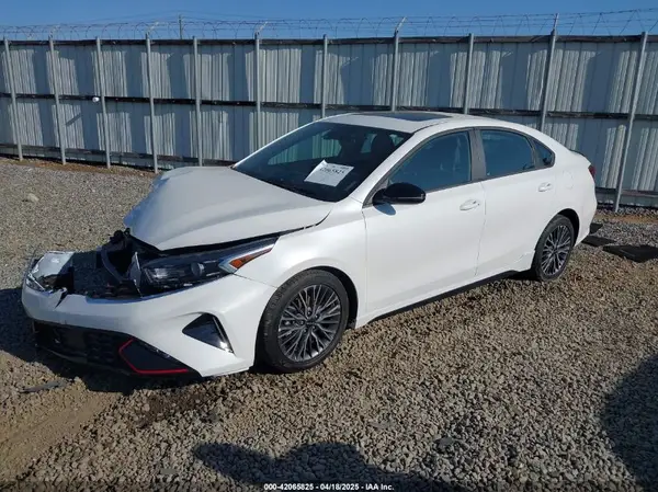 3KPF54AD3RE831775 2024 KIA FORTE - Image 2