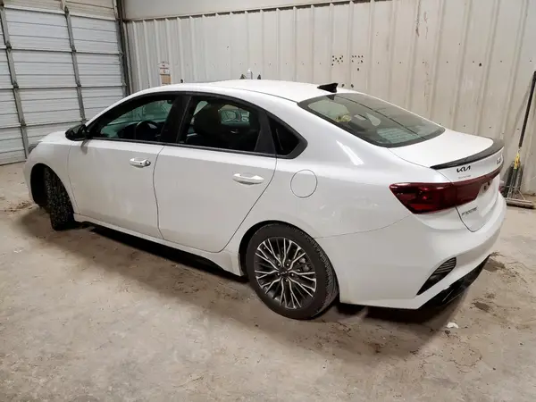 3KPF54AD3RE834062 2024 KIA FORTE - Image 2