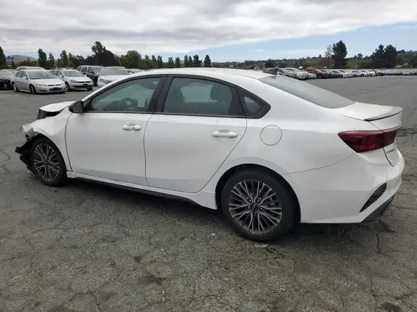 3KPF54AD3RE838791 2024 KIA FORTE - Image 2