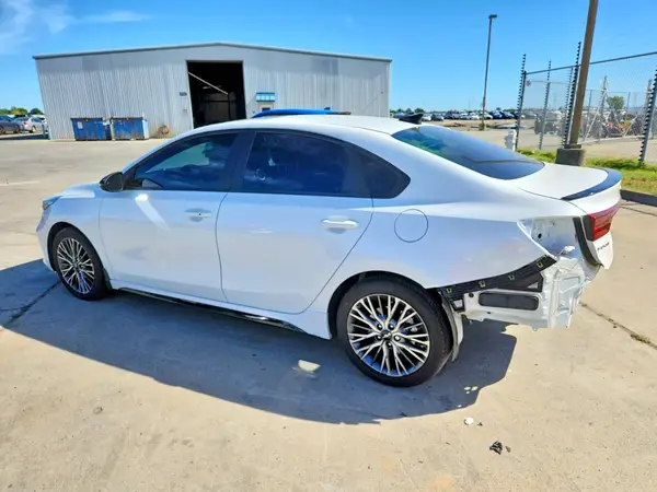 3KPF54AD3RE840847 2024 KIA FORTE - Image 2