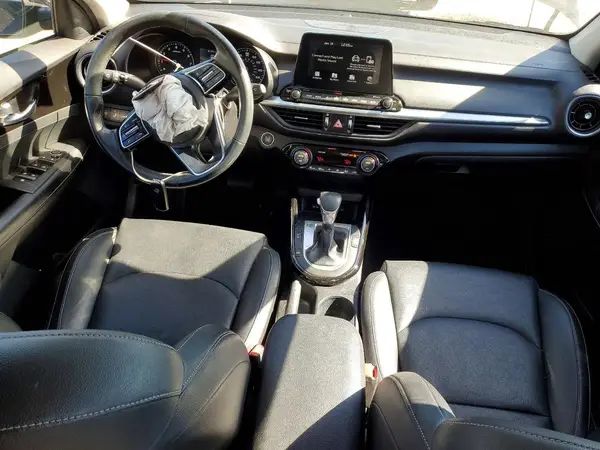 3KPF54AD4KE030827 2019 KIA FORTE - Image 8