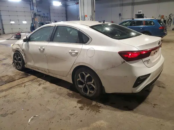 3KPF54AD4KE053069 2019 KIA FORTE - Image 2