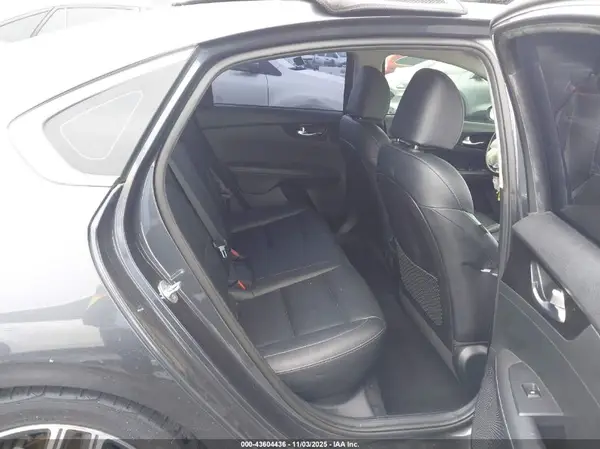 3KPF54AD4KE056456 2019 KIA FORTE - Image 8