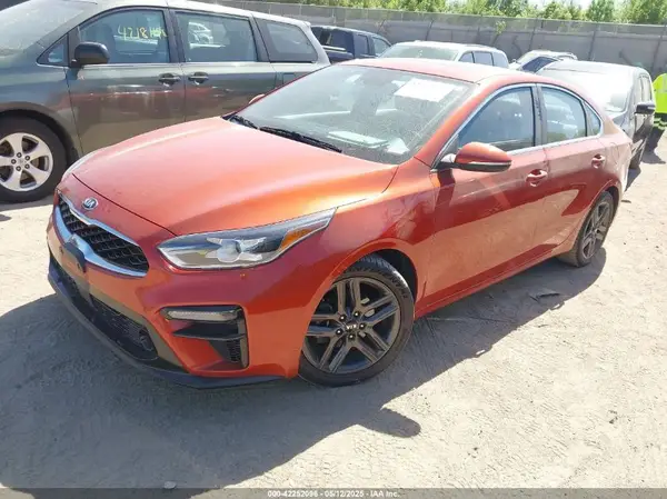 3KPF54AD4KE068588 2019 KIA FORTE - Image 2