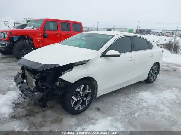 3KPF54AD4KE122651 2019 KIA FORTE - Image 2
