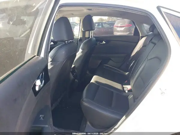 3KPF54AD4ME400547 2021 KIA FORTE - Image 8