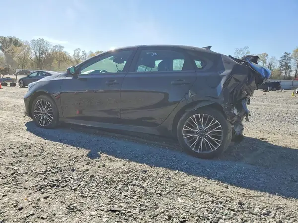 3KPF54AD4NE422582 2022 KIA FORTE - Image 2