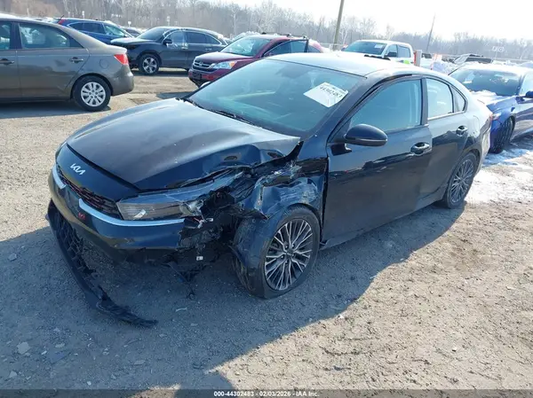 3KPF54AD4NE426907 2022 KIA FORTE - Image 2