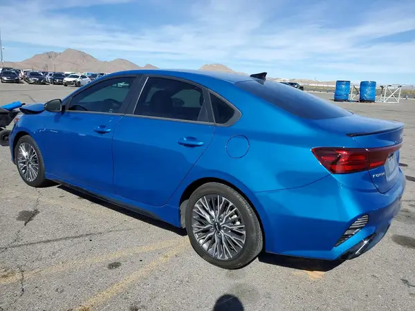 3KPF54AD4NE428124 2022 KIA FORTE - Image 2