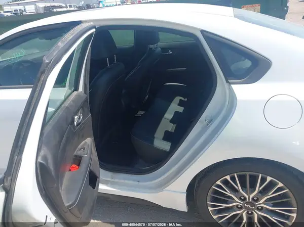 3KPF54AD4NE428964 2022 KIA FORTE - Image 8