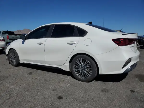 3KPF54AD4NE430441 2022 KIA FORTE - Image 2