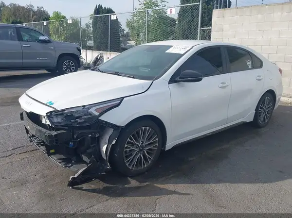 3KPF54AD4NE436997 2022 KIA FORTE - Image 2