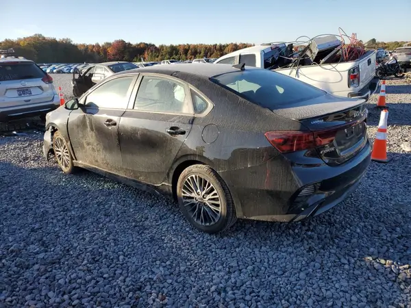 3KPF54AD4NE442878 2022 KIA FORTE - Image 2