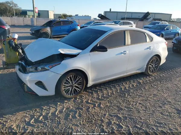 3KPF54AD4NE449488 2022 KIA FORTE - Image 2