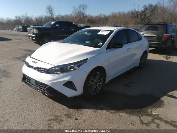 3KPF54AD4NE452598 2022 KIA FORTE - Image 2