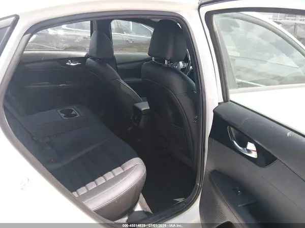 3KPF54AD4NE452603 2022 KIA FORTE - Image 8