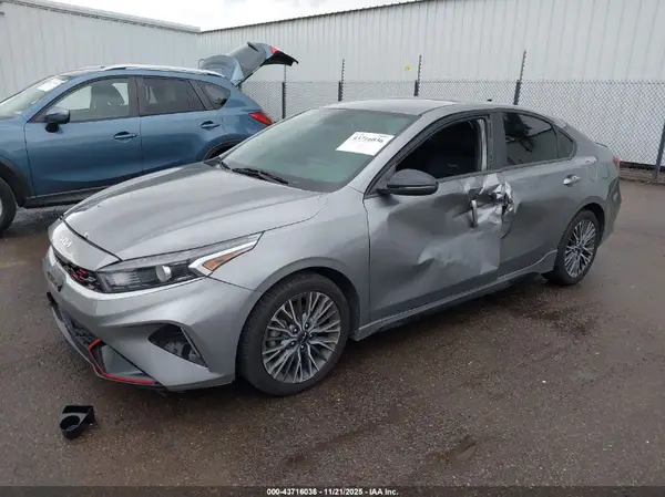3KPF54AD4NE452679 2022 KIA FORTE - Image 2