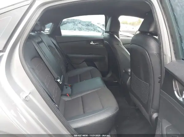 3KPF54AD4NE452679 2022 KIA FORTE - Image 8