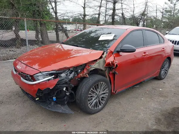 3KPF54AD4NE469403 2022 KIA FORTE - Image 2