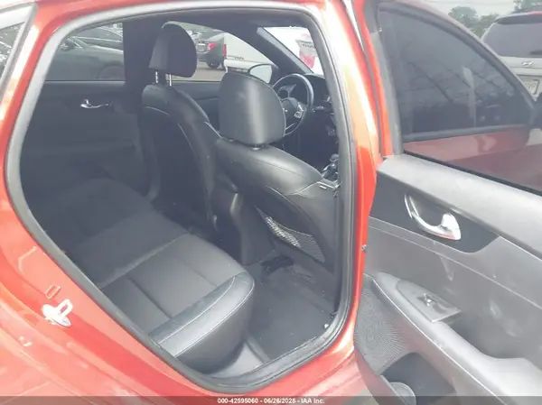 3KPF54AD4NE469403 2022 KIA FORTE - Image 8